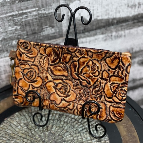 Cowhide brown Wristlet in embossed rose design, detachable strap, zippered - Picture 10 of 11